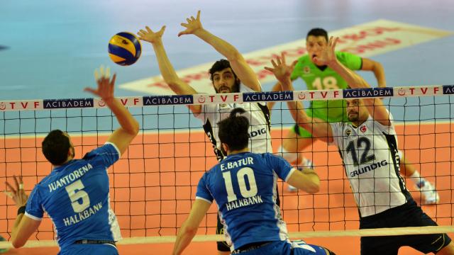 Ponturi pariuri volei Halkbank vs Fenerbahce