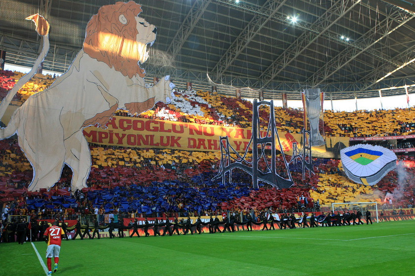 Galatasaray vs Fenerbahce – CimBom vs Sari Kanaryalar