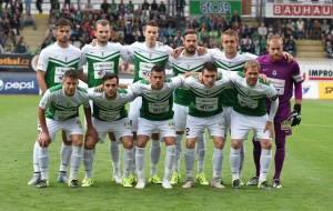 Intre tur si acest meci cei de la FK Baumit Jablonec au jucat in campionat impotriva lui Sigma Olomouc, partida pierduta in deplasare cu scorul de 2-1, dar in care elevii lui Zdenko Frt'ala au evlouat mai bine de jumatate de ora cu un om in minus dupa eliminarea fundasului dreapta Romera atunci cand partida arata scorul 1-1. De notat ca in acest meci cei de la Jablonec si-au odihnit mai multi jucatori in vederea acestei partide.  In vederea meciului de azi de pe Generali Arena, Zdenek Frt'ala a declarat:,, Suntem abia la jumatatea duelului, dar cu siguranta ca rezultatul din tur ne pune intr-o pozitie foarte buna. O sa fie cu siguranta un meci foarte dificil, intrucat Sparta este o echipa foarte puternica pe teren propriu si vor face orice pentru a se califica in finala''