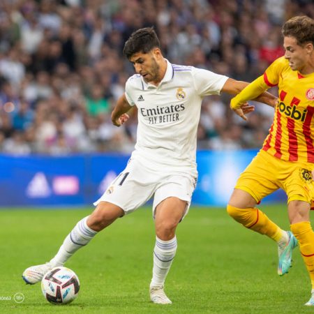 Dueluri tari în etapele intermediare din Premier League și La Liga, cu o cotă cumulată de peste 70 în Betano